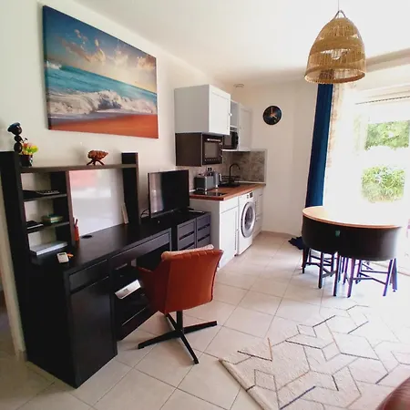 Apartamento T2 Bord De Mer/piscines *